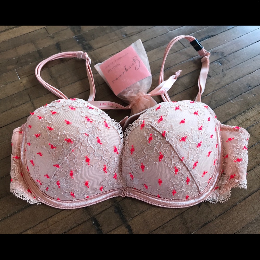 Victoria’s Secret Push-up Bra, 5 ways to wear it.